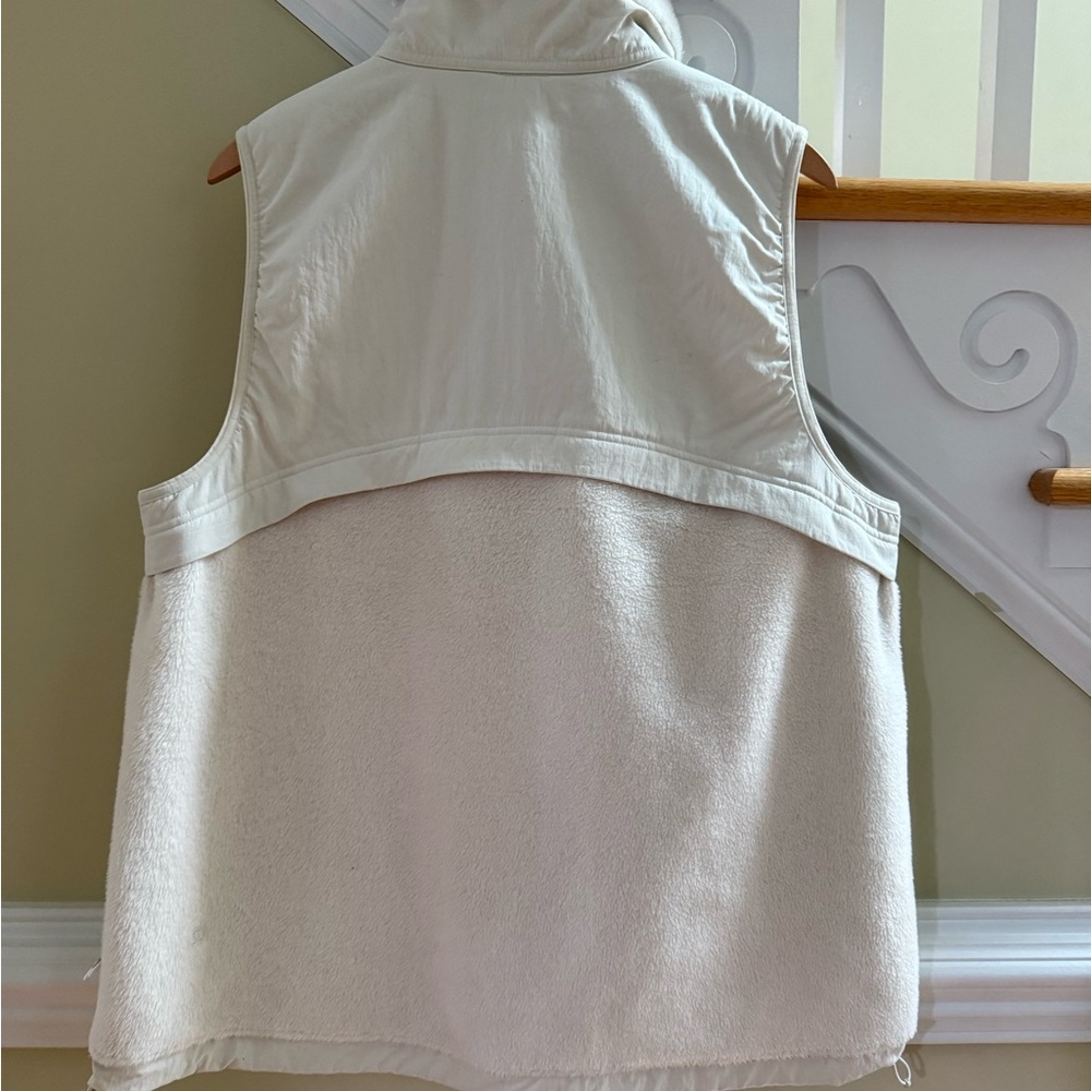 Lululemon Cinch-Hem Fleece
Vest in color Bone - Picture 5 of 7
